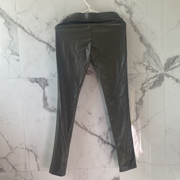 Wilfred vegan leather pants. Fits like a legging style. Soft. Stretchy - Picture 4 of 4